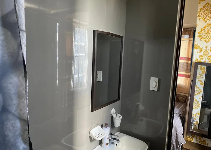 Apartment Luxury Urban Bliss-stylish 3 Bedroom 4room Makati Oasis In Air Manila