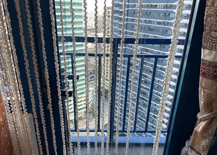 Apartment Luxury Urban Bliss-stylish 3 Bedroom 4room Makati Oasis In Air